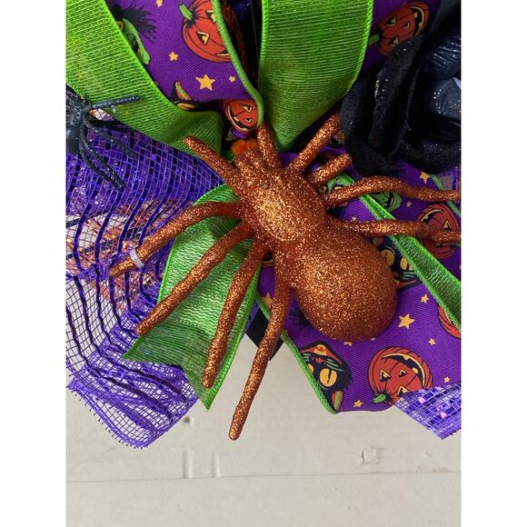 Black Cat Halloween Swag, Spooky Wall Décor Spooky Mesh Bow & Spider Accent - Picture 4 of 11